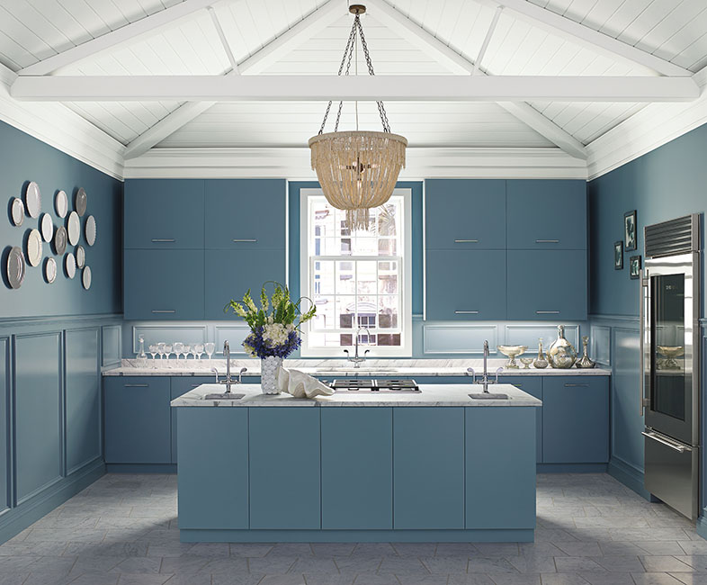 Benjamin Moore Province Blue kitchen with Baby’s Breath ceiling