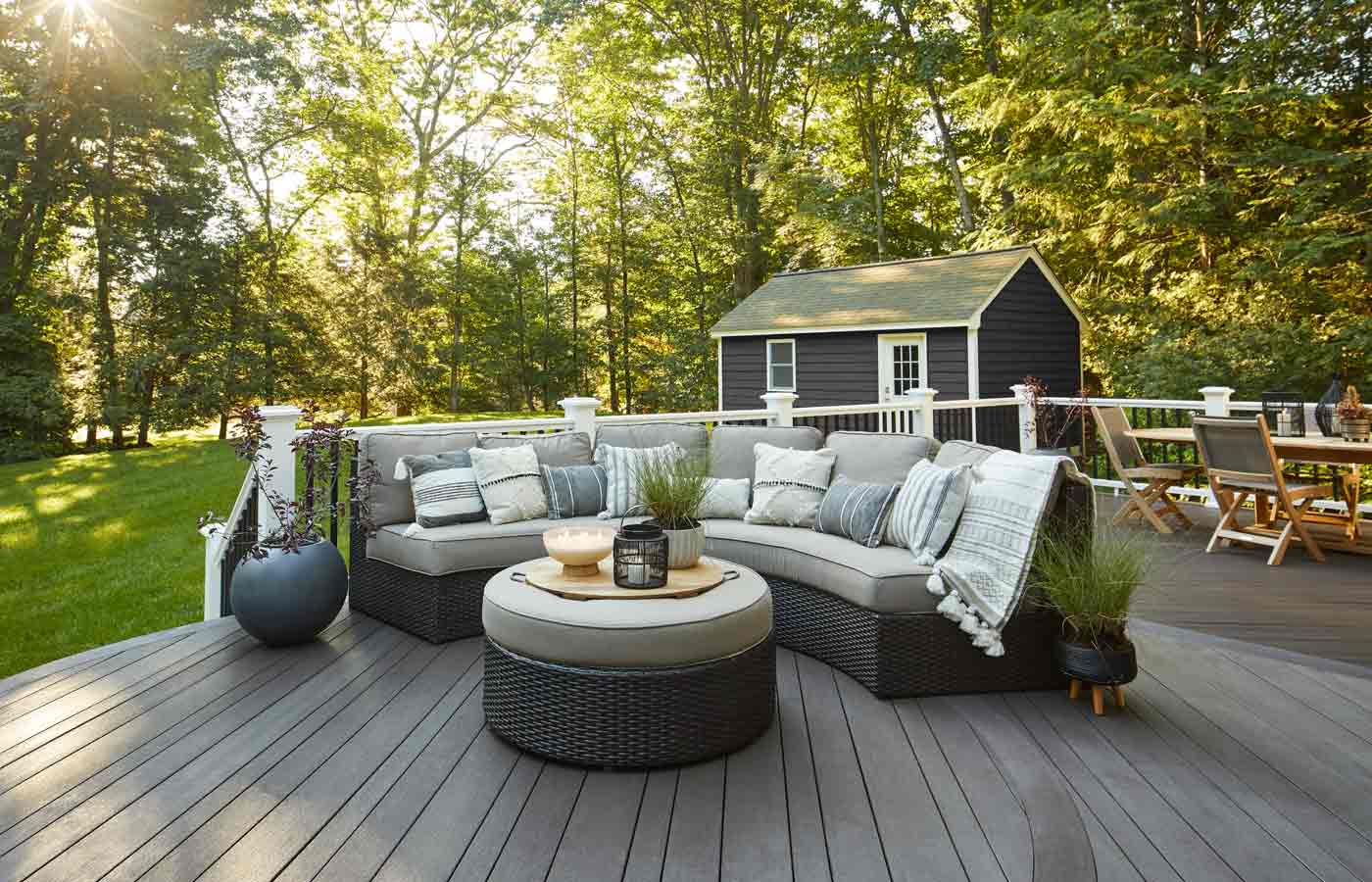 Multi-width deck in TimberTech Advanced PVC Vintage Collection, Coastline